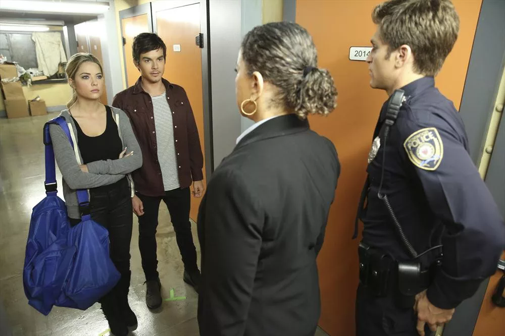 Pretty Little Liars S05E17 Bin Of Sin