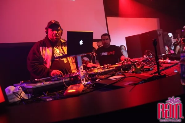 Afrika Bambaataa rocks a MacBook